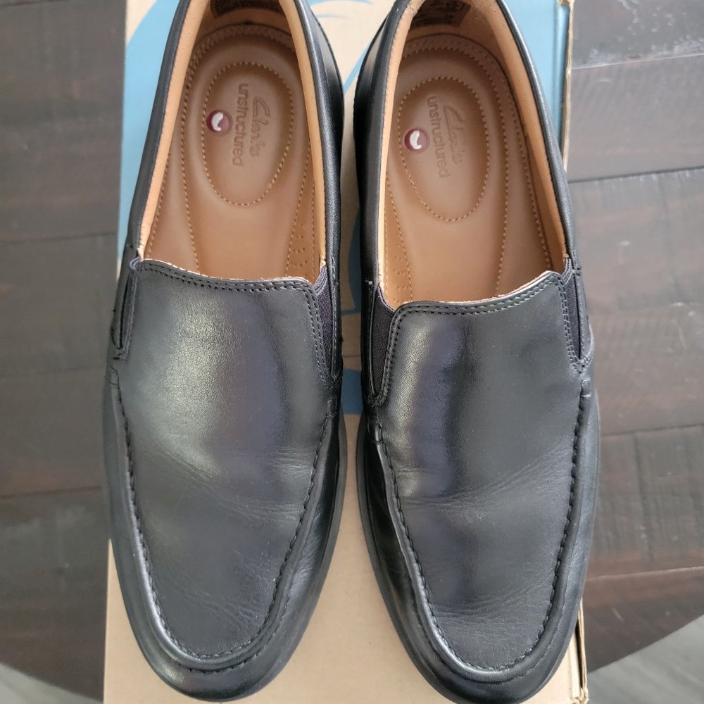 Clark's- black leather shoes size 7M